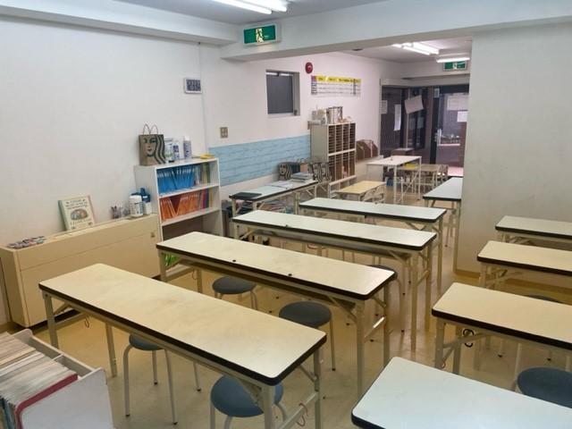 教室では、幼児さん・小学生・中高生の生徒さんが通ってくれています。