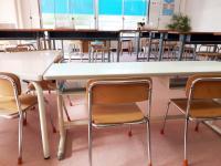 幼児さんも安心して学習できるよう幼児机も用意しております。