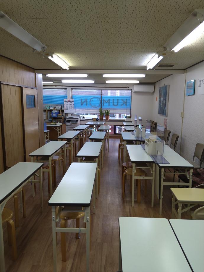 教室は70平米以上あり、ゆったりしています。