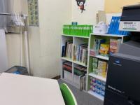 絵本やパズル、すうじ盤など取りそろえています。