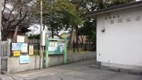 浜小学校から東に１５０メートルです。