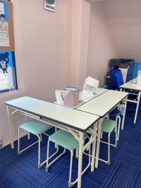 幼児さん向けの安定した椅子。<br />
一般教科入会後はこの座席で学習します。