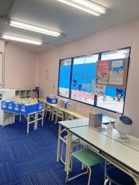 幼児向けの教具・くもんのすいせん図書を揃えています。
