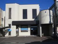 教室の外観。1階が教室です。道路に面して送迎がラクラク!