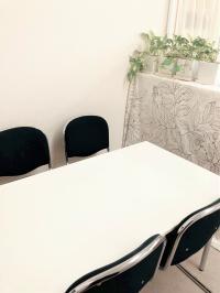 対面ブースで１ヶ月の成長の振り返りや働きかけのアドバイスをさせていただきます。