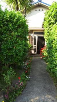 お待ちしていました。今月のベビークモンセットが届いていますよ。