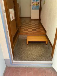 玄関にベビーカーは収納出来ます。