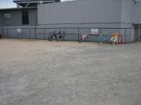 車での送迎、大丈夫です。<br />
駐車スペース、十分あります。<br />