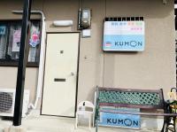 この扉からお入り下さい。