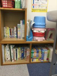 色んな種類のカードやパズル・すうじ盤も用意しています。