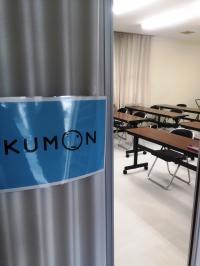 学習中はカーテンを閉じていますが、<br />
気軽にお入り下さいね♪