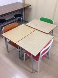 幼児机も用意しています。本の貸出もしています。