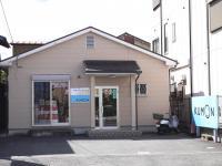 教室は、ライフ御所店の向かいの通り沿いにあります。