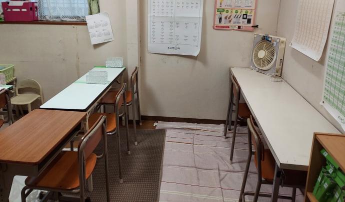 隣の教室です。主に高学年・英語学習者が使っています。