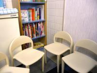 小さい頃から読書に親しめるよう、読書コーナーも設置