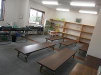 教室全体の様子です。教室は新しく、中は広々しています。