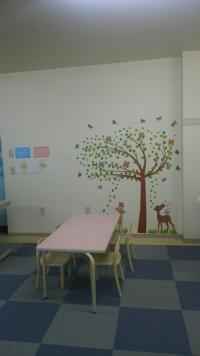 お子様と絵本を読んだり、歌をうたったり、カードをしたり<br />