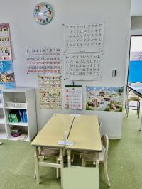 幼児用の専用席です。初めての学習にも落ち着いて座ってもらえます!