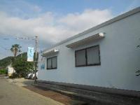 KUMON看板が目印です。