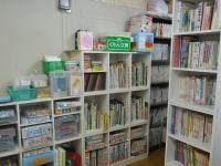 本好きの子を育てるために読書コーナーを設けています。
