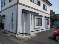 道路を挟んだ宮脇書店の前に教室はあります。