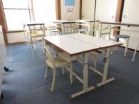 幼児さん用の机も準備しています。