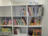 絵本や教具も充実しています♪