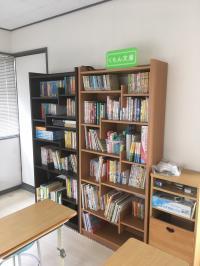 たくさんいろんな本もありますよ♪