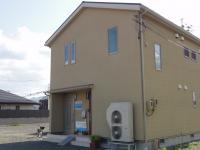 広い駐車場が隣にあります