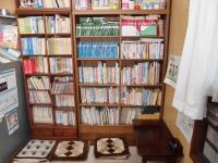 絵本や教具も充実しています♪