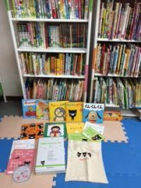 絵本に囲まれた環境でＢａｂｙ Ｋｕｍｏｎタイムを行います。