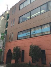 豊島区役所駐輪場から徒歩1，2分です。オートロック完備で安全です。