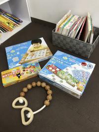 赤ちゃん、幼児向けの絵本や知育玩具もあります！！