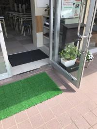 玄関はバリアフリーなのでベビーカーのまま来室可能です