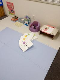 Baby Kumon実施時はマットを設置しますので、お子さまも安心です。