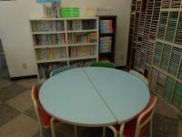 幼児用の机と椅子もあります。