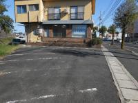 教室の隣に駐車スペースもあります。