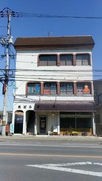 教室は、セブンイレブン横の建物の2Fです。