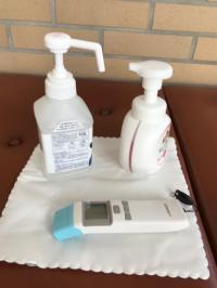 消毒・検温もしっかり行い、学習します!