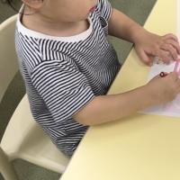 1.2歳児ちゃん!鉛筆をもって書くって楽しいね!!