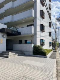 1階の明るい教室です。駐車場もあります。