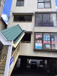 教室は２Fにあります。<br />
（ベビーカーでお越し頂くこともできます）
