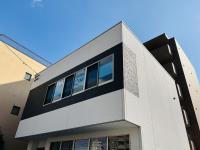 老松小学校から徒歩５分、老松交差点のすぐそばの教室です。