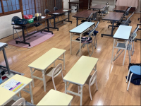 教室はゆとりある広さで、しっかり間隔をとって座れます。