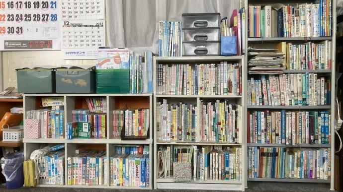 本を読むことを好きになって欲しい！たくさんの本に囲まれた教室です。