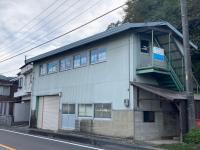 落合ＩＣ近くの国道313号線沿いにあります。