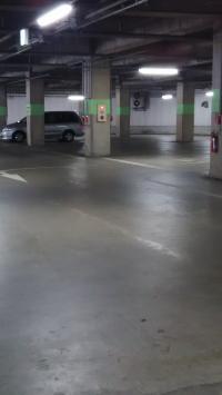 ゆったりした駐車スペース有