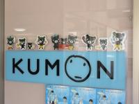 教室のウインドウもくろくまくんがお出迎え★