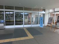 正面入口入って、左奥の練習室が教室です。