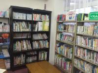 どんな本にしようかな?本選びもお手伝いしますよ。